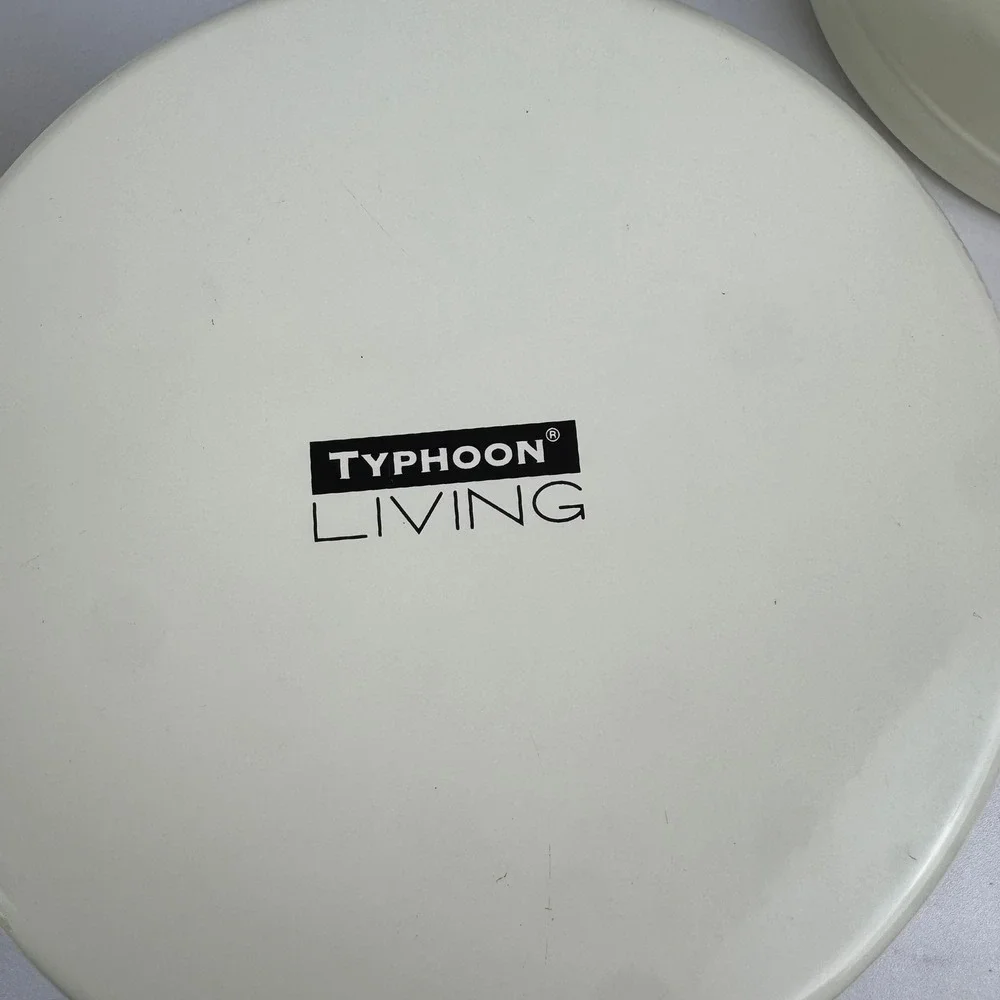 Typhoon Living Retro Cream Enamel 3 Tier Nesting Cake Cookie Bakes Storage Tin